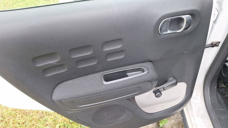 Citroen C3 1.2 PureTech Shine 2018 – снимка 40
