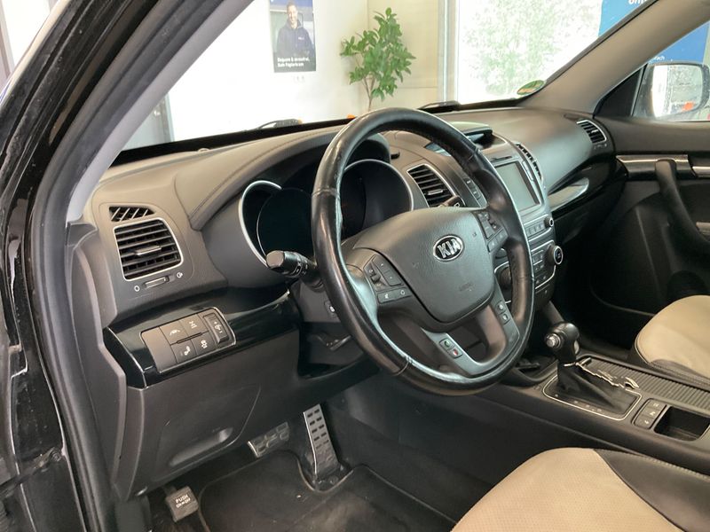 Kia Sorento 2.2 CRDi Platinum Edition 4WD 2015 – снимка 28