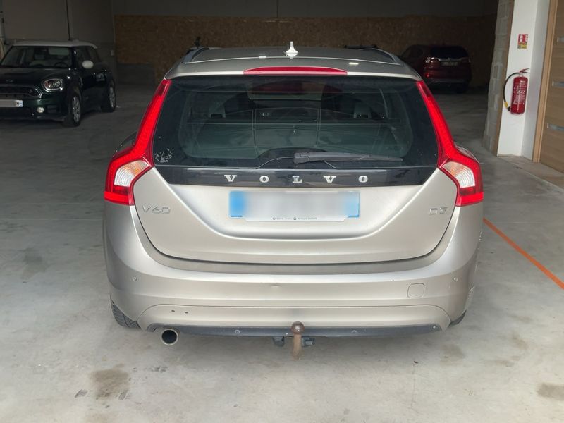 Volvo V60 2.0 D3 Momentum 2015 – снимка 7