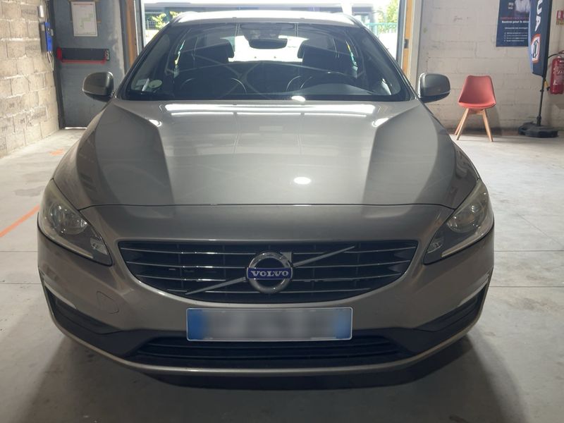 Volvo V60 2.0 D3 Momentum 2015 – снимка 14