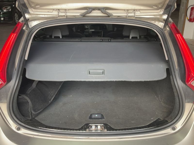 Volvo V60 2.0 D3 Momentum 2015 – снимка 15