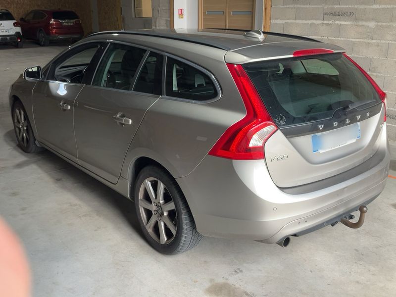 Volvo V60 2.0 D3 Momentum 2015 – снимка 6