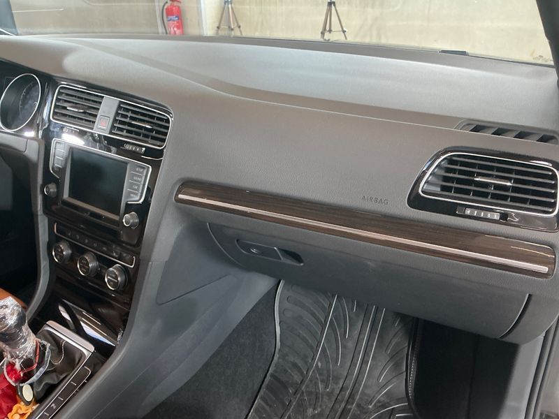 Volkswagen Golf VII 1.6 TDI Rabbit BlueMotion Tech 2016 – снимка 31
