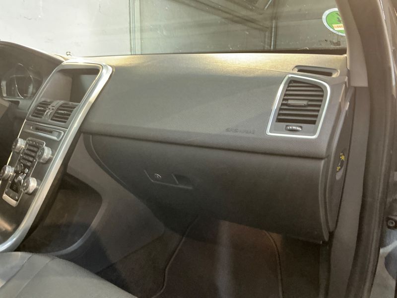 Volvo XC60 2.0 D4 Summum 2WD 2015 – снимка 25
