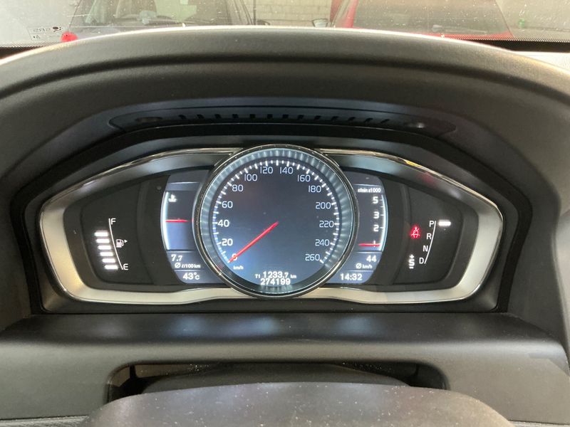 Volvo XC60 2.0 D4 Summum 2WD 2015 – снимка 19
