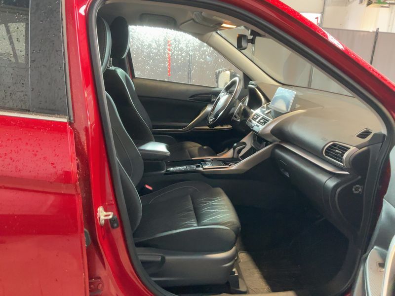 Mitsubishi Eclipse Cross 2.2 DI-D Intense 4WD 2019 – снимка 17