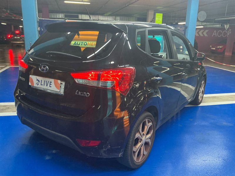 Hyundai ix20 1.4 CRDi GLS Sport 2011 – снимка 2