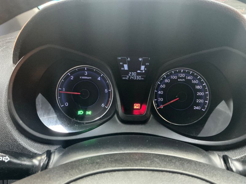 Hyundai ix20 1.4 CRDi GLS Sport 2011 – снимка 4