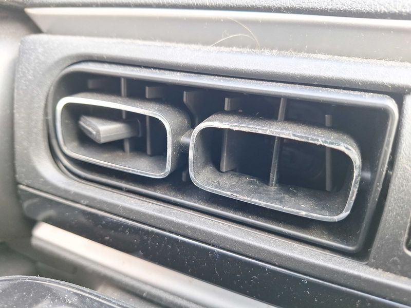 Citroen C3 1.2 PureTech Shine 2018 – снимка 41