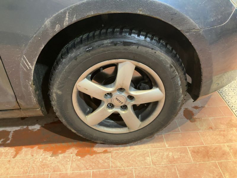 Volkswagen Golf VI 1.6 Comfortline 2009 – снимка на щета