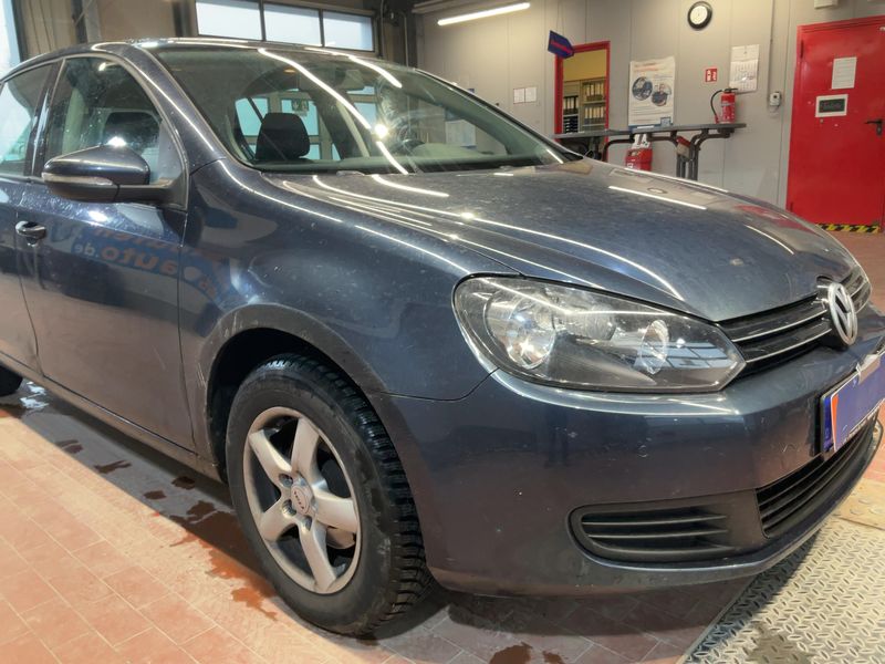 Volkswagen Golf VI 1.6 Comfortline 2009 – снимка на щета