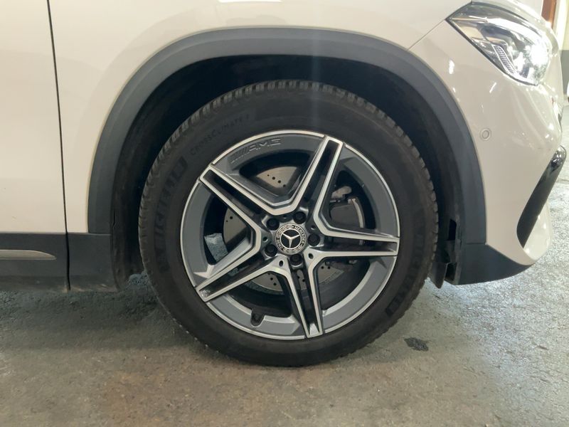 Mercedes-Benz GLA-Klasse GLA 200 d AMG Line 2022 – снимка 11