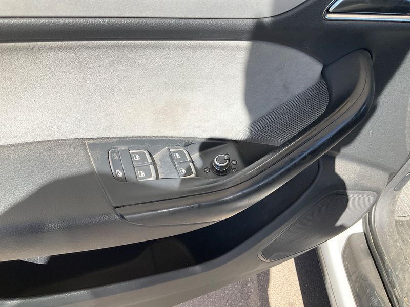 Audi Q3 2.0 TDI quattro Sport 2015 – снимка 24