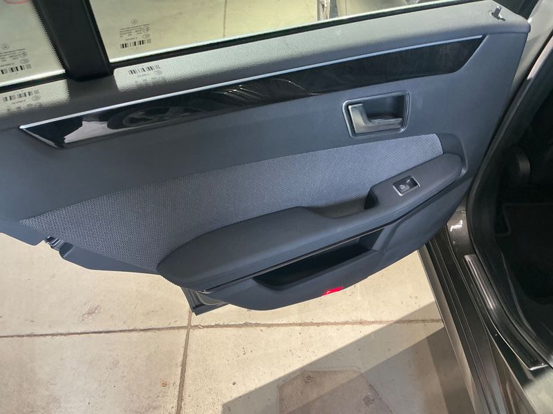 Mercedes-Benz E-Klasse E 200 CGI BlueEfficiency Avantgarde 2012 – снимка 23