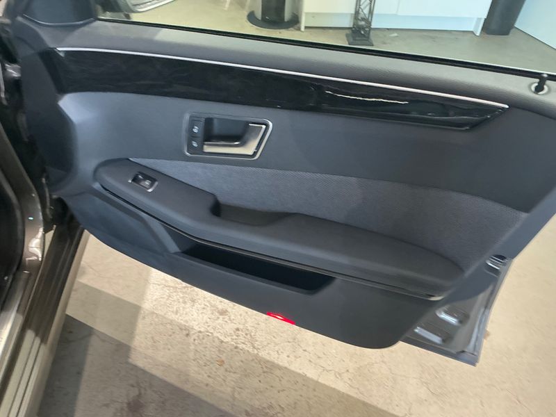 Mercedes-Benz E-Klasse E 200 CGI BlueEfficiency Avantgarde 2012 – снимка 26