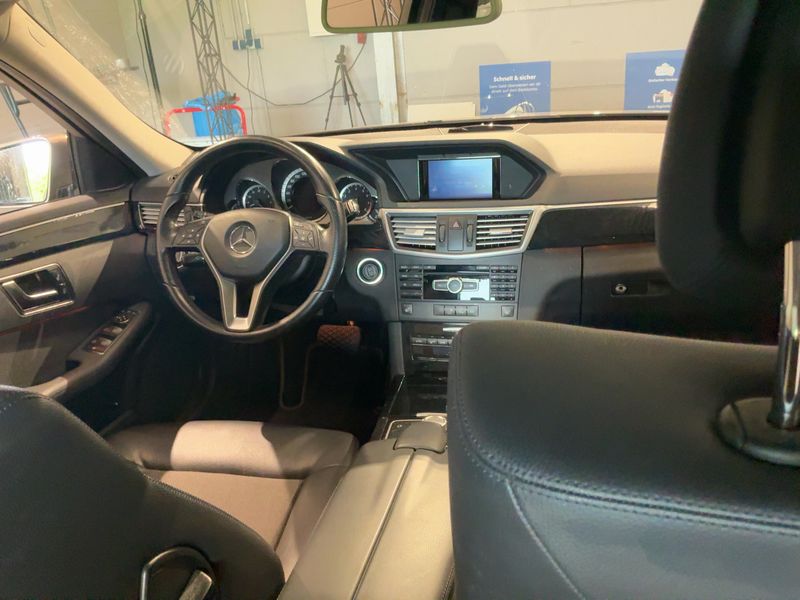 Mercedes-Benz E-Klasse E 200 CGI BlueEfficiency Avantgarde 2012 – снимка 18