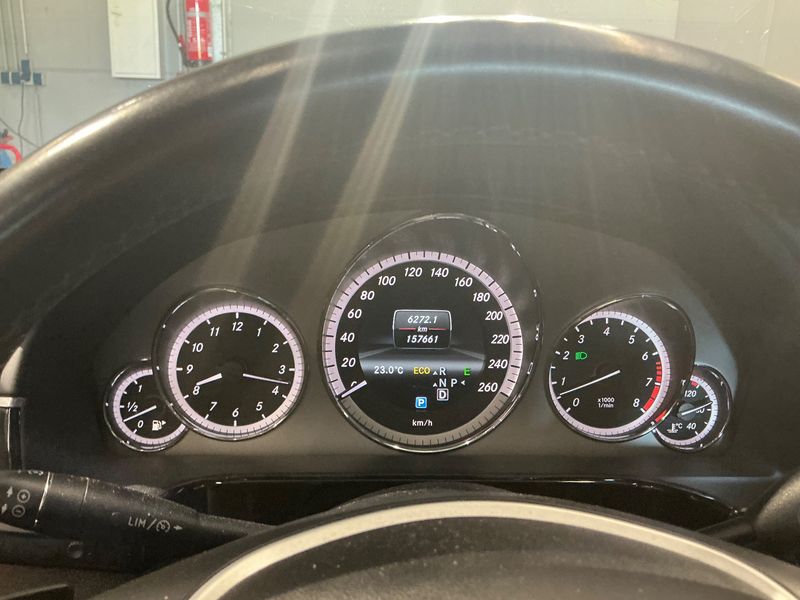 Mercedes-Benz E-Klasse E 200 CGI BlueEfficiency Avantgarde 2012 – снимка 19