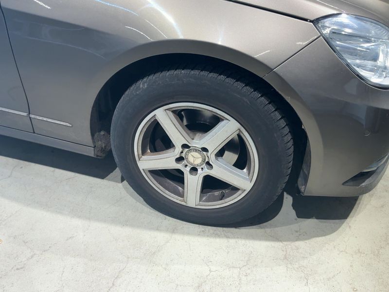 Mercedes-Benz E-Klasse E 200 CGI BlueEfficiency Avantgarde 2012 – снимка 11