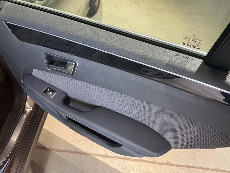 Mercedes-Benz E-Klasse E 200 CGI BlueEfficiency Avantgarde 2012 – снимка 25