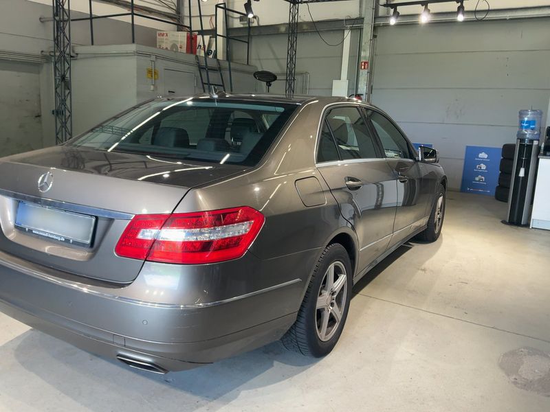 Mercedes-Benz E-Klasse E 200 CGI BlueEfficiency Avantgarde 2012 – снимка 8