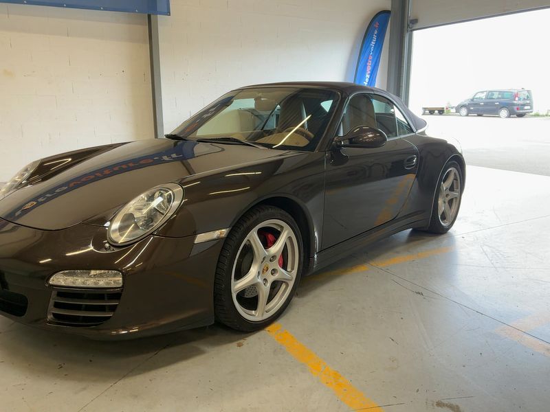Porsche 911 997 Carrera 4S Cabrio 2010 – снимка 2