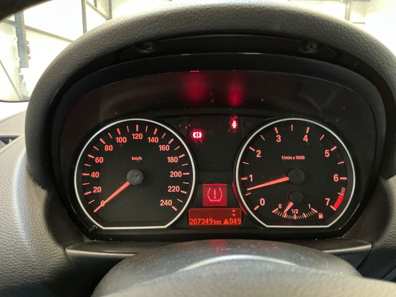 BMW 1er 118i 2009 – снимка 4