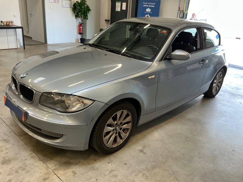 BMW 1er 118i 2009 – снимка 1