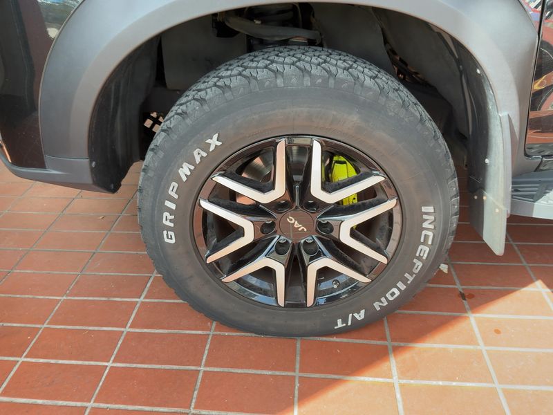 Mitsubishi L 200 2.4 DI-D Edition 100 Doppelkabine 4WD 2023 – снимка 3