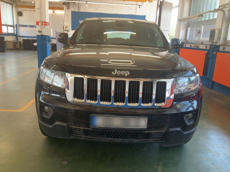 Jeep Grand Cherokee 3.0 CRD Laredo 2013 – снимка 14