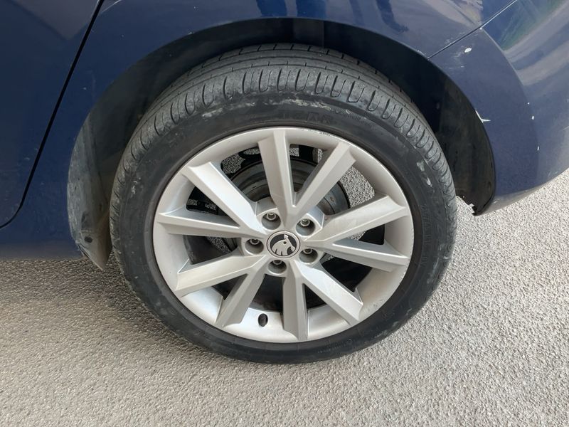 Skoda Fabia 1.0 MPI Ambition 2018 – снимка 5