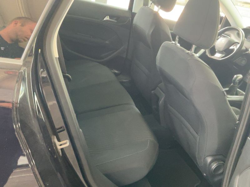 Peugeot 308 1.2 PureTech Access Business 2017 – снимка 19
