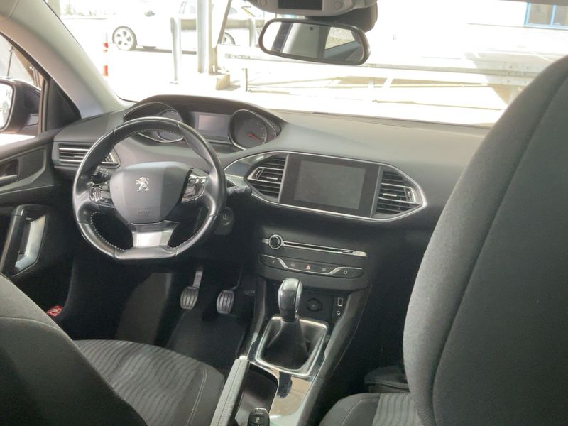 Peugeot 308 1.2 PureTech Access Business 2017 – снимка 17