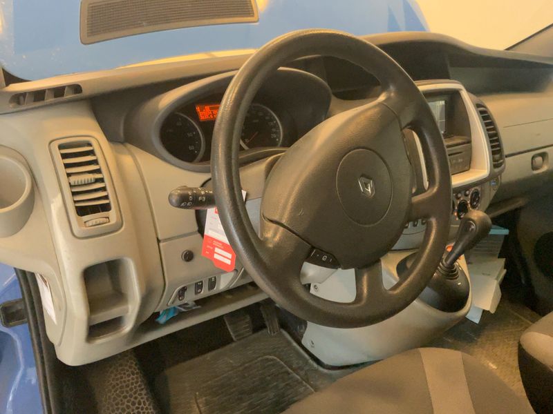 Renault Trafic 2.5 dCi L1H1 2,9t 2011 – снимка 17