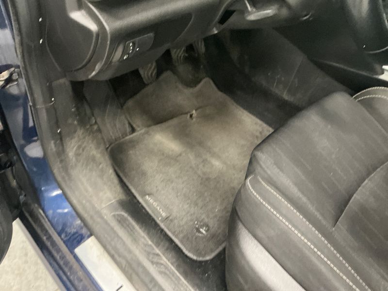 Renault Megane 1.3 TCe Limited 2020 – снимка 24