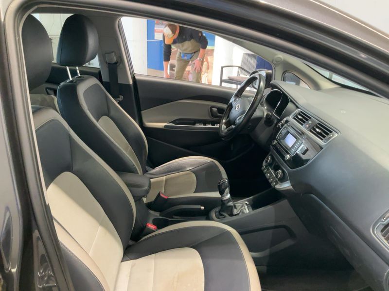 Kia Rio 1.4 CRDi Spirit 2015 – снимка 17