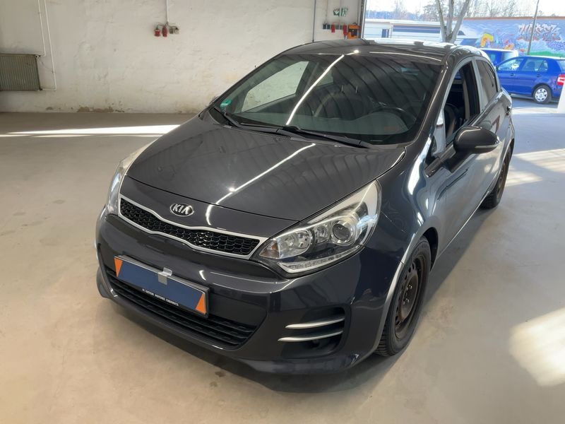 Kia Rio 1.4 CRDi Spirit 2015 – снимка 1