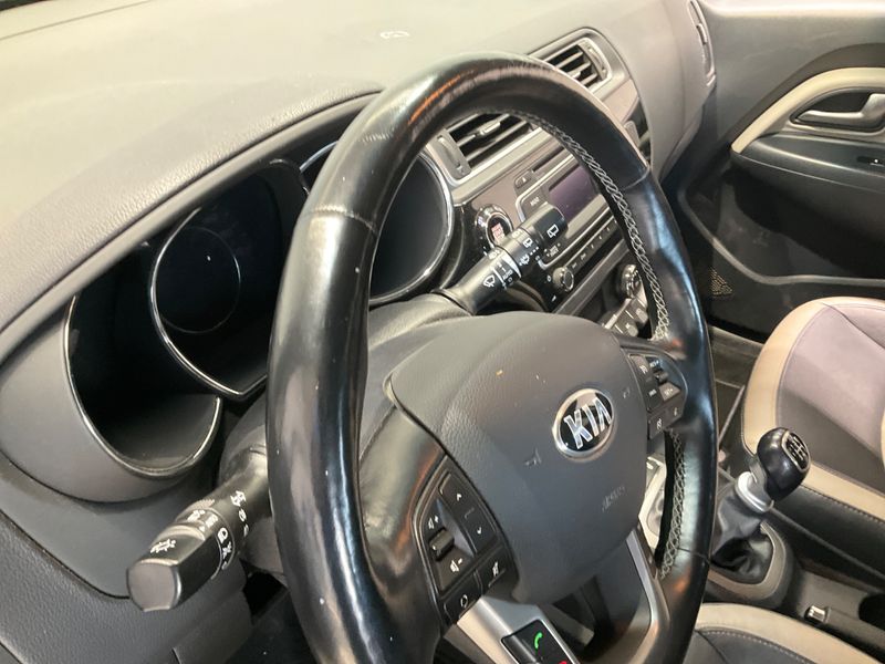 Kia Rio 1.4 CRDi Spirit 2015 – снимка 27