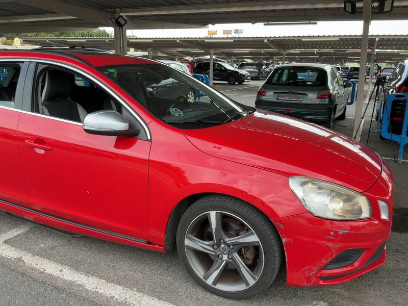 Volvo V60 1.6 D R-Design 2011 – снимка 12