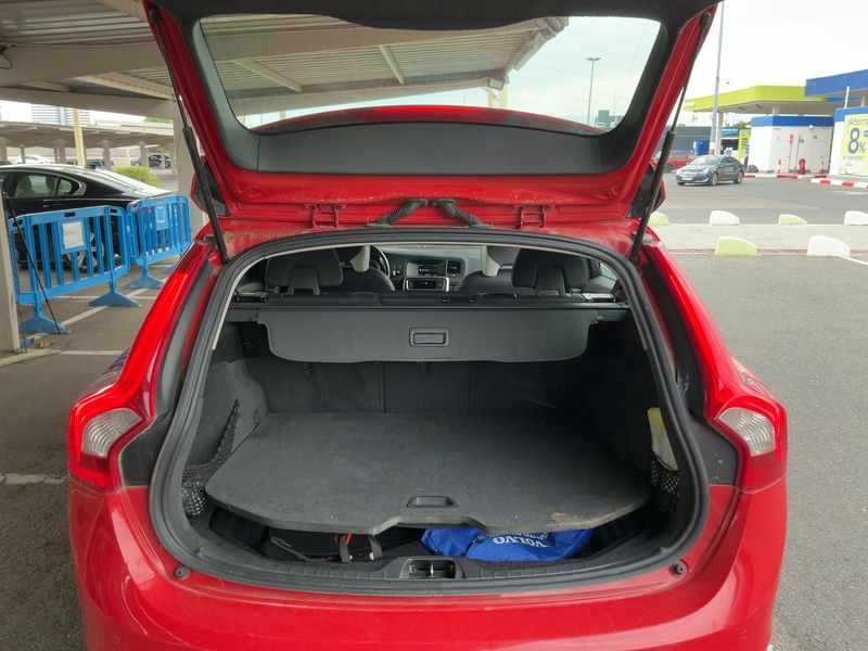 Volvo V60 1.6 D R-Design 2011 – снимка 15