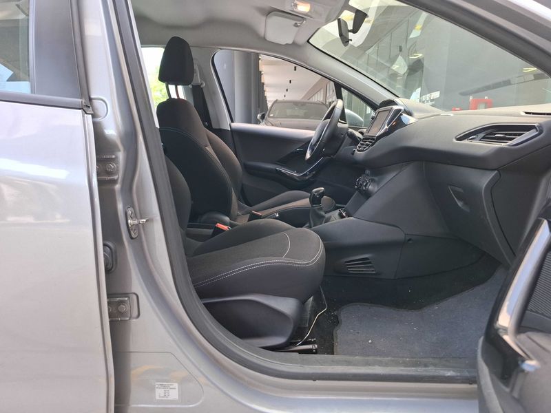 Peugeot 208 1.2 e-VTi Active 2019 – снимка 10