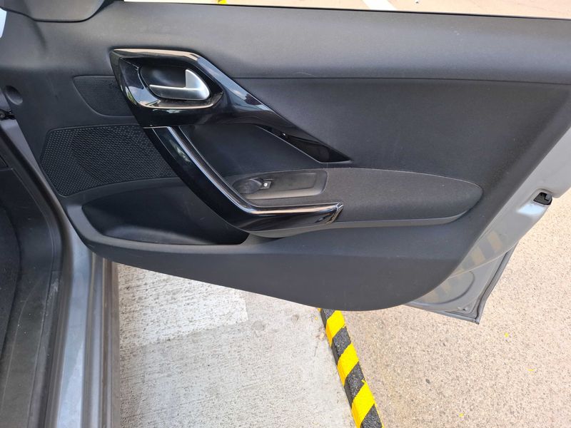 Peugeot 208 1.2 e-VTi Active 2019 – снимка 48