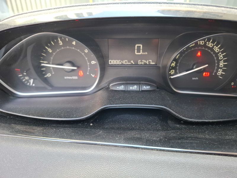 Peugeot 208 1.2 e-VTi Active 2019 – снимка 12