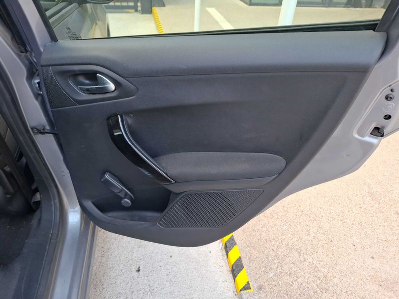 Peugeot 208 1.2 e-VTi Active 2019 – снимка 45