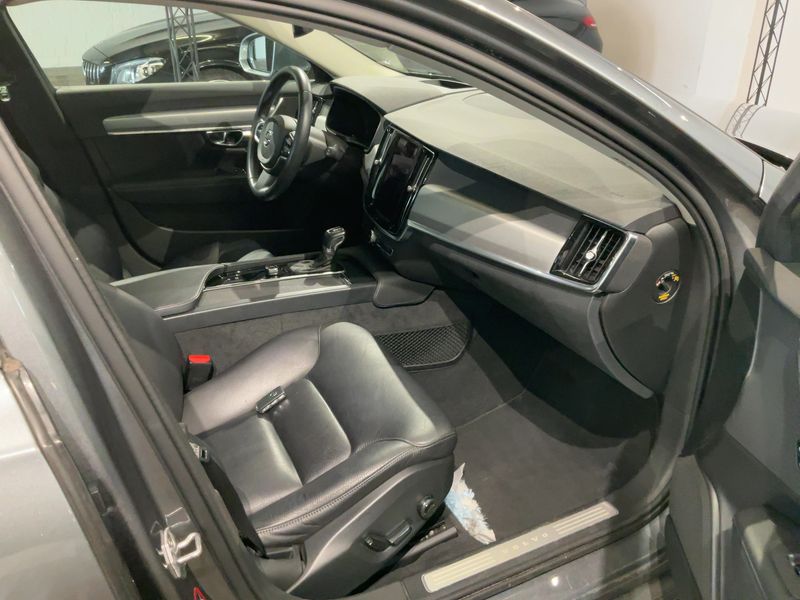 Volvo V90 2.0 D4 Momentum 2018 – снимка 17