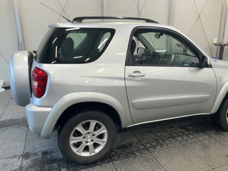 Toyota RAV 4 2.0 Sol 2005 – снимка 8