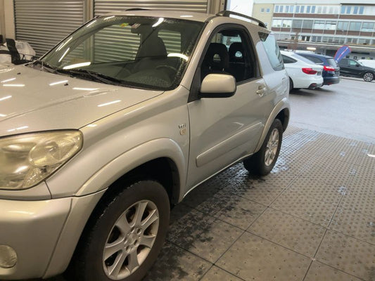 Toyota RAV 4 2.0 Sol 2005 – снимка 2