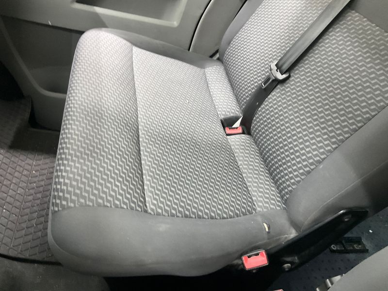 Volkswagen T5 Kombi 2.0 TDI lang 2015 – снимка 30
