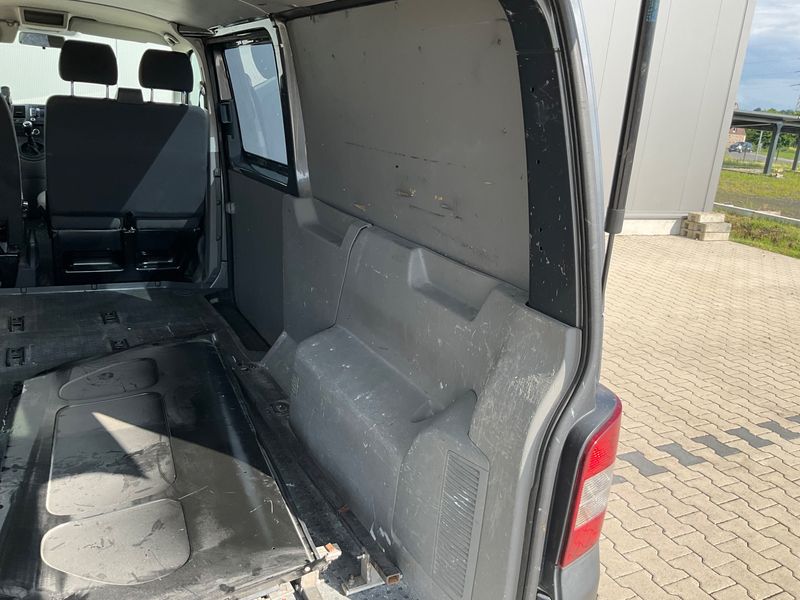 Volkswagen T5 Kombi 2.0 TDI lang 2015 – снимка 28