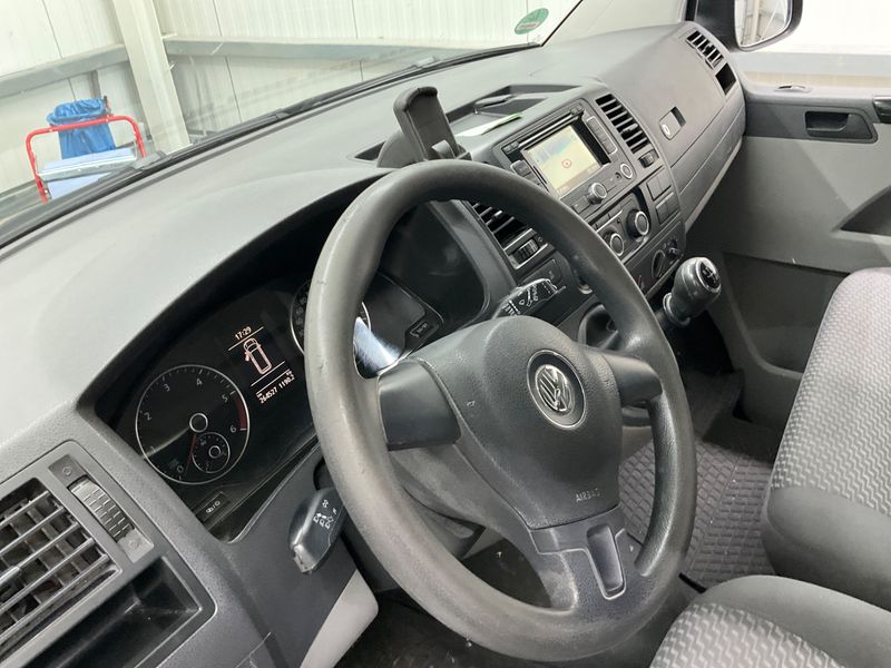 Volkswagen T5 Kombi 2.0 TDI lang 2015 – снимка 31