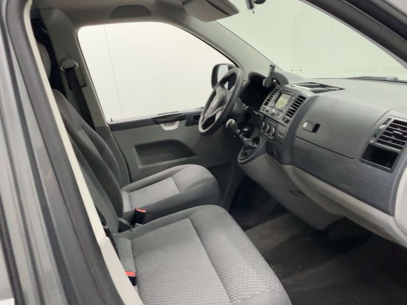 Volkswagen T5 Kombi 2.0 TDI lang 2015 – снимка 16